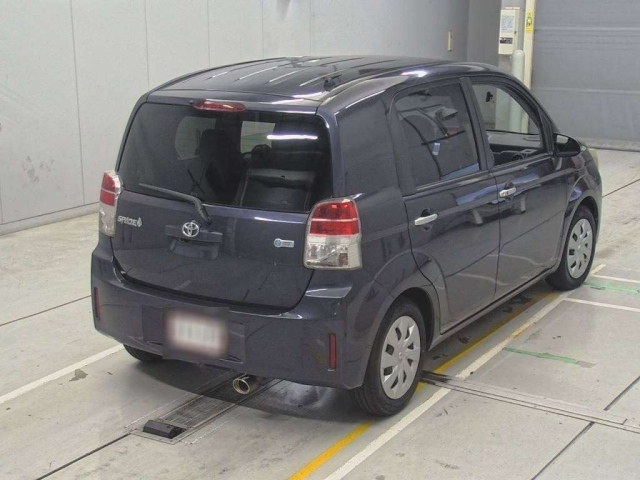 TOYOTA SPADE 2013