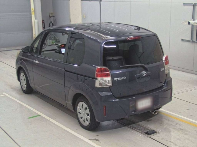 TOYOTA SPADE 2013