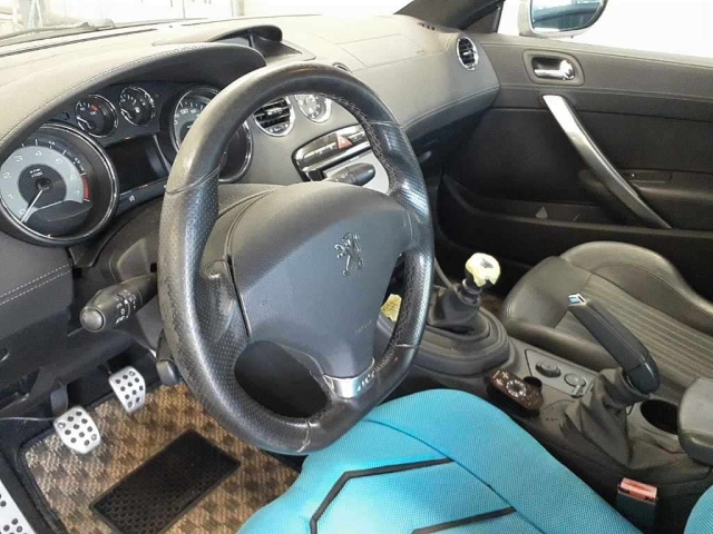PEUGEOT RCZ 2012