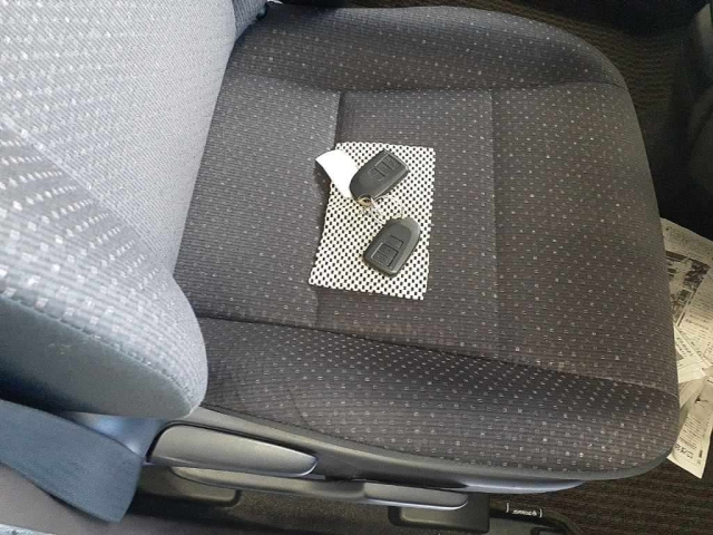 TOYOTA SPADE 2013