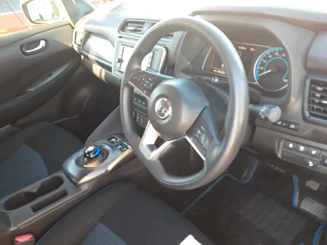 NISSAN LEAF 2018