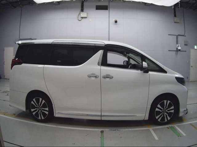 TOYOTA ALPHARD 2018