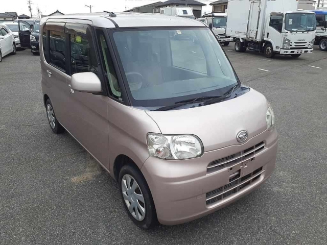 DAIHATSU TANTO 2012