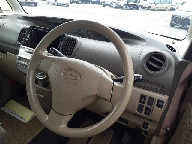 DAIHATSU TANTO 2012