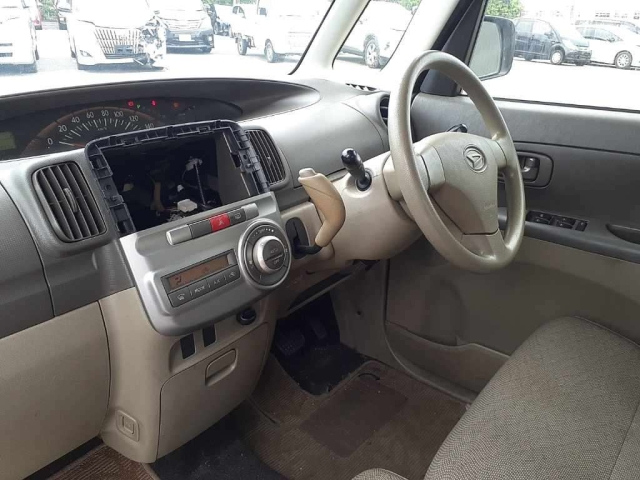 DAIHATSU TANTO 2012