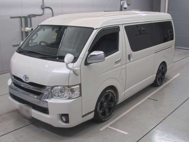 TOYOTA HIACE 2016