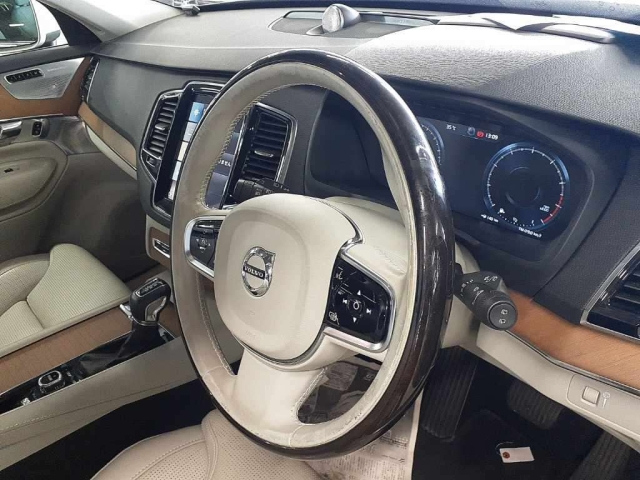 VOLVO XC90 2016