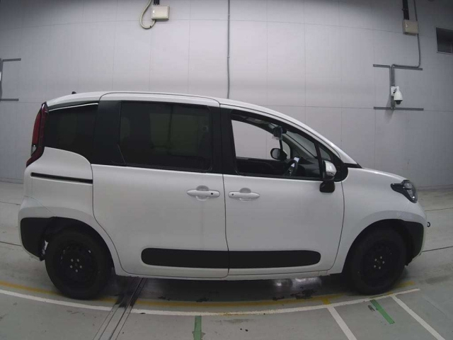 TOYOTA SIENTA 2025