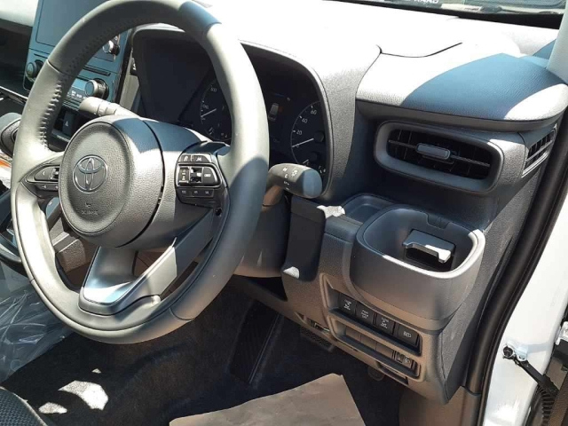 TOYOTA SIENTA 2025
