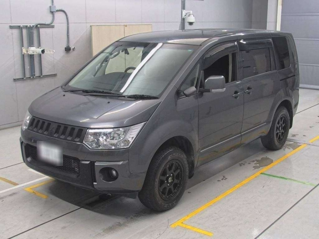 MITSUBISHI DELICA D5 2017