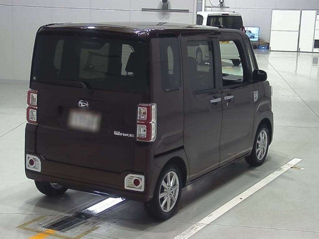 DAIHATSU WAKE 2021