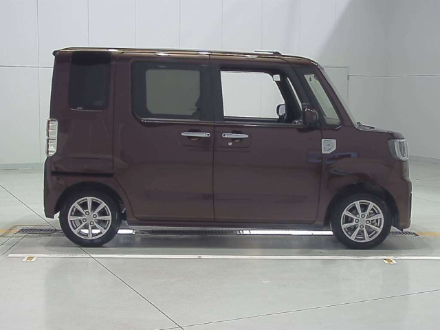 DAIHATSU WAKE 2021