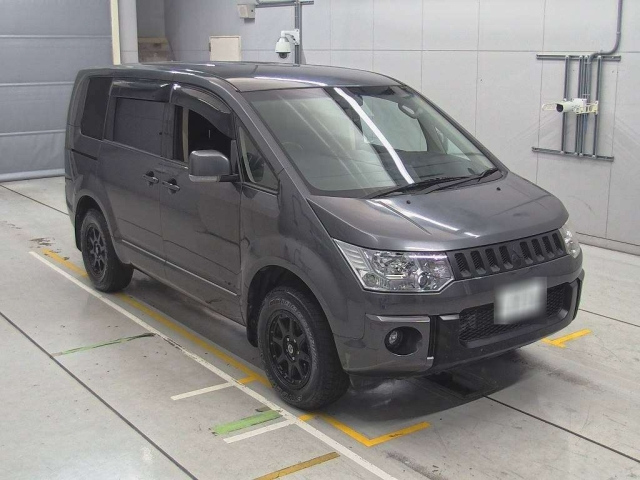 MITSUBISHI DELICA D5 2017