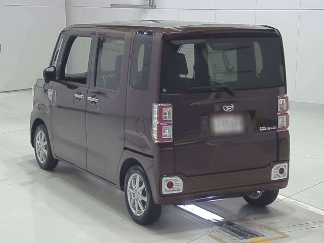 DAIHATSU WAKE 2021
