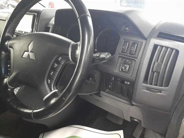 MITSUBISHI DELICA D5 2017