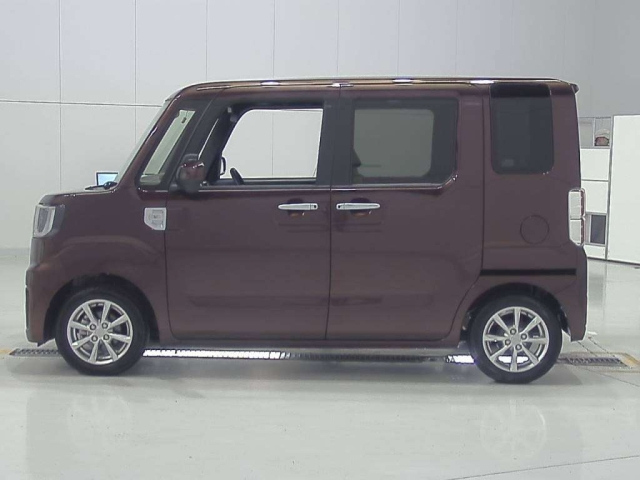 DAIHATSU WAKE 2021