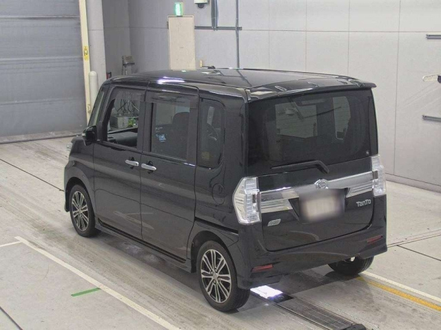 DAIHATSU TANTO 2014