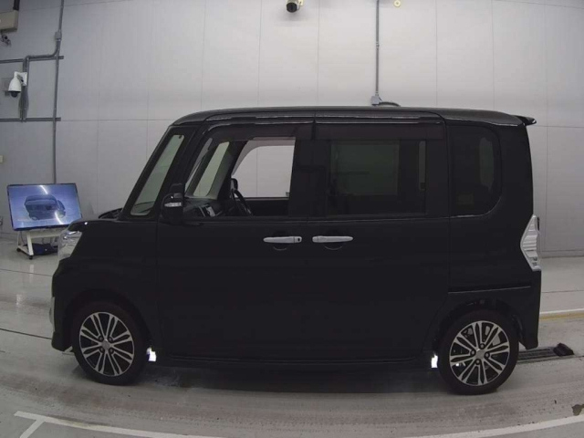 DAIHATSU TANTO 2014