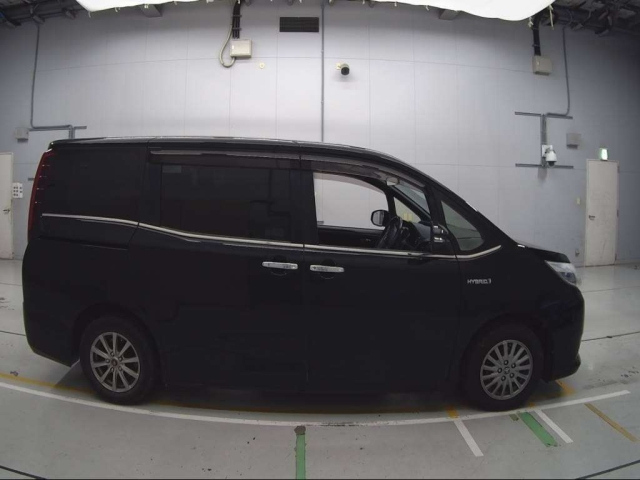 TOYOTA ESQUIRE 2015