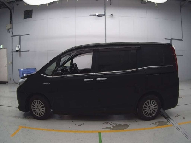 TOYOTA ESQUIRE 2015