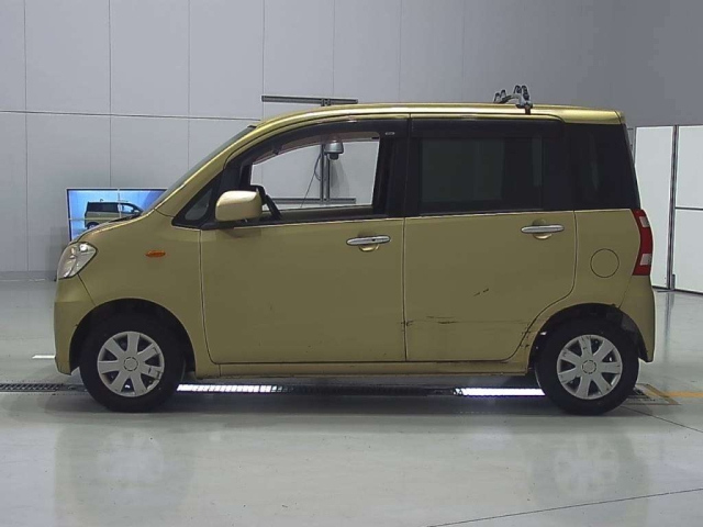 DAIHATSU TANTO EXE 2010