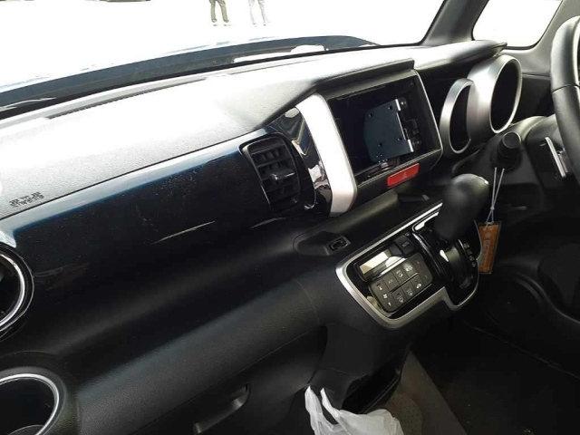 HONDA N BOX 2016
