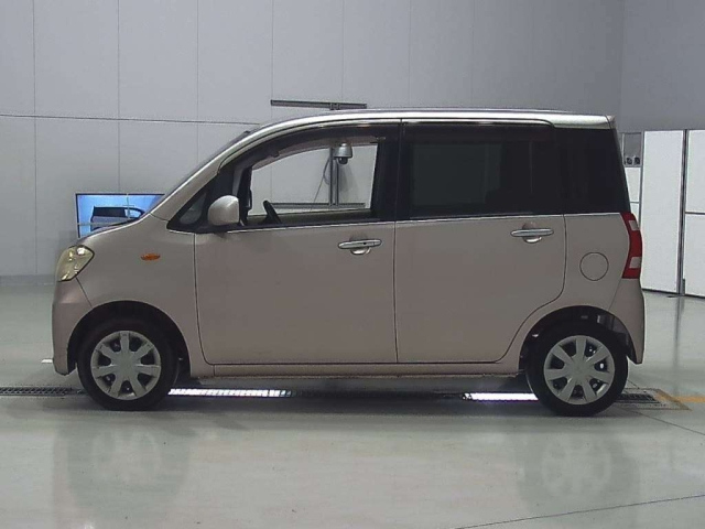 DAIHATSU TANTO EXE 2010
