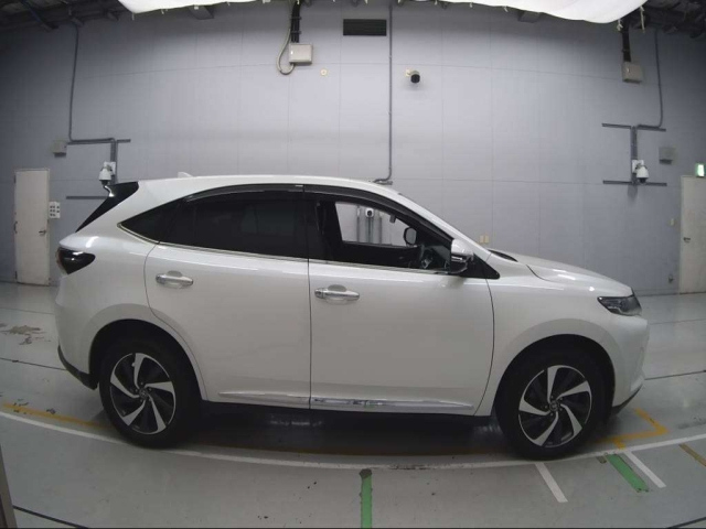 TOYOTA HARRIER 2018