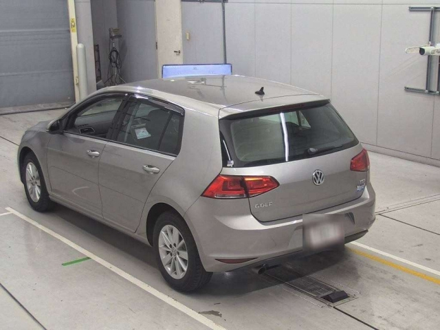VOLKSWAGEN GOLF 2015