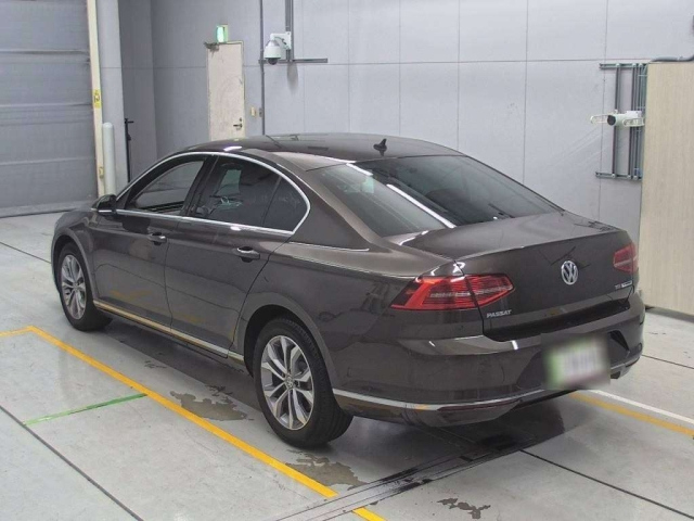 VOLKSWAGEN PASSAT 2016