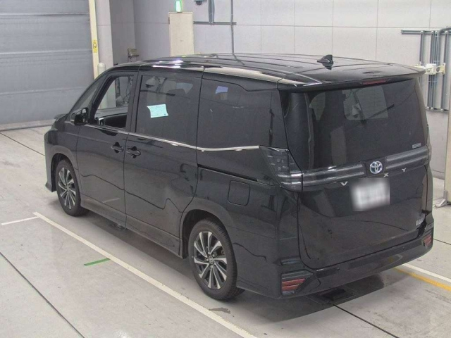 TOYOTA VOXY 2025