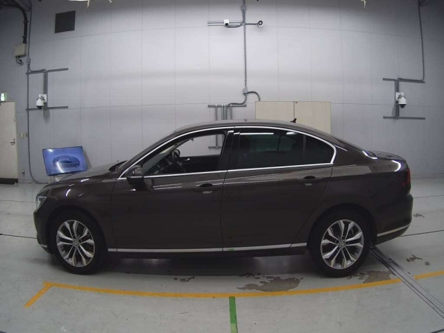 VOLKSWAGEN PASSAT 2016