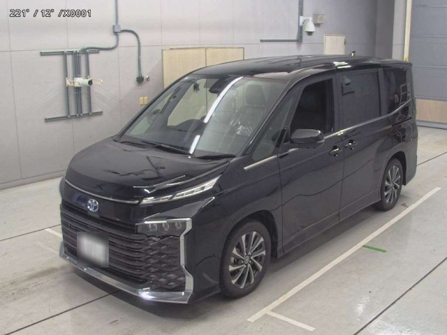 TOYOTA VOXY 2025