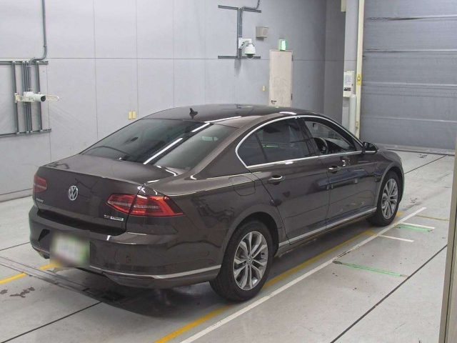 VOLKSWAGEN PASSAT 2016
