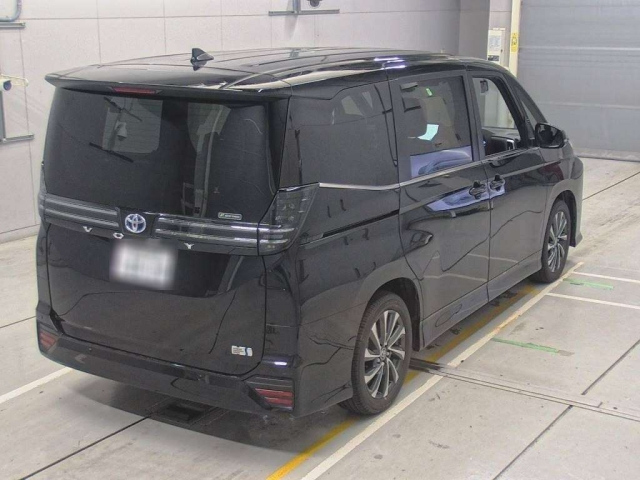 TOYOTA VOXY 2025