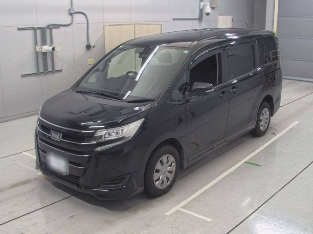 TOYOTA NOAH 2019