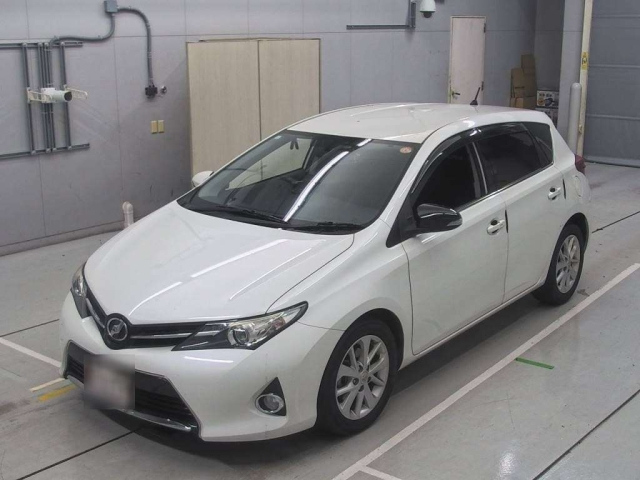 TOYOTA AURIS 2012