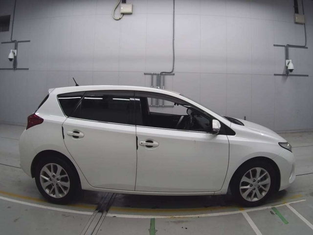 TOYOTA AURIS 2012