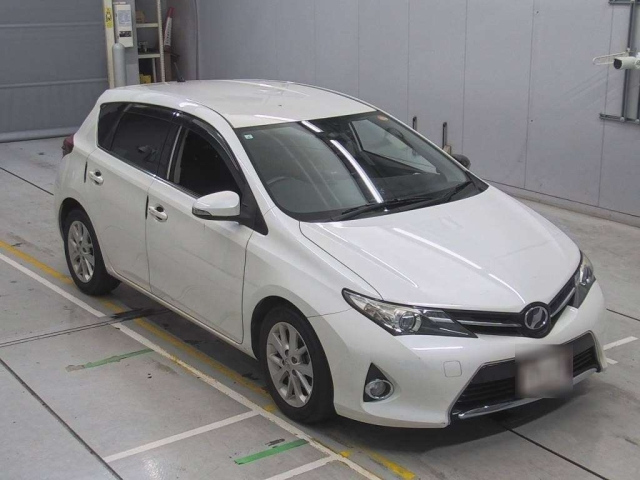 TOYOTA AURIS 2012