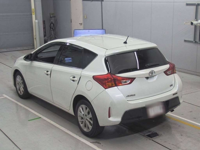TOYOTA AURIS 2012