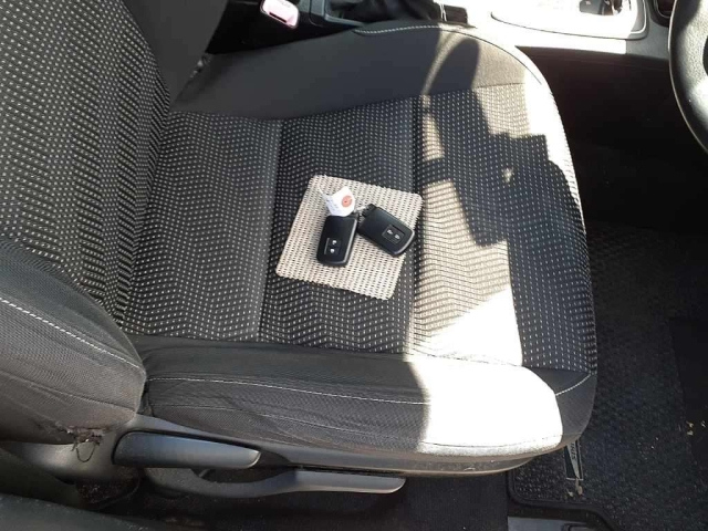 TOYOTA AURIS 2012