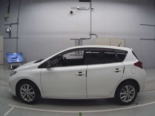 TOYOTA AURIS 2012