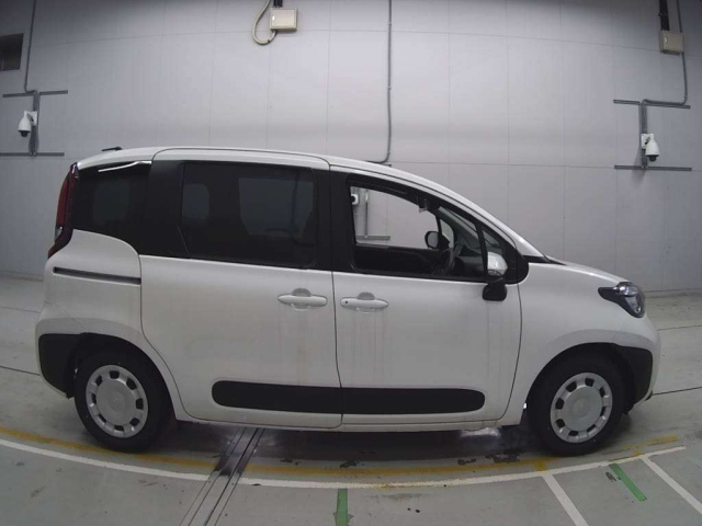 TOYOTA SIENTA 2025
