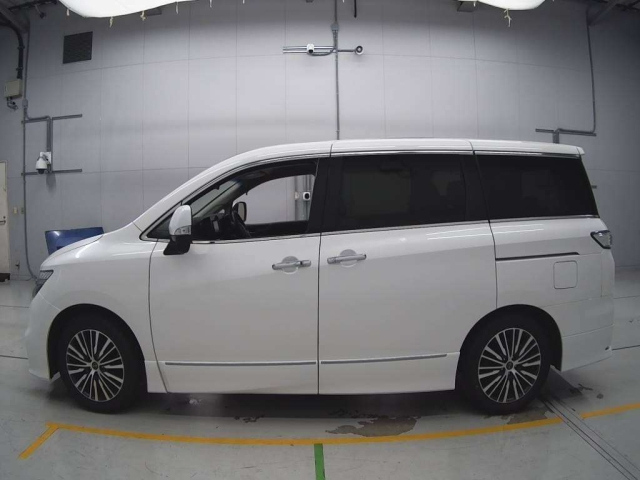 NISSAN ELGRAND 2023