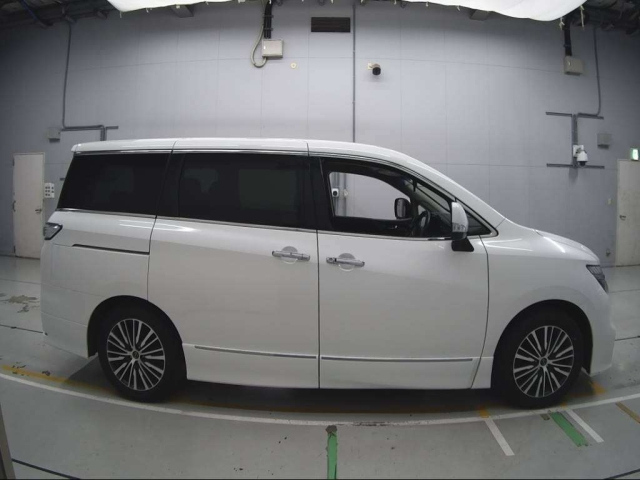NISSAN ELGRAND 2023