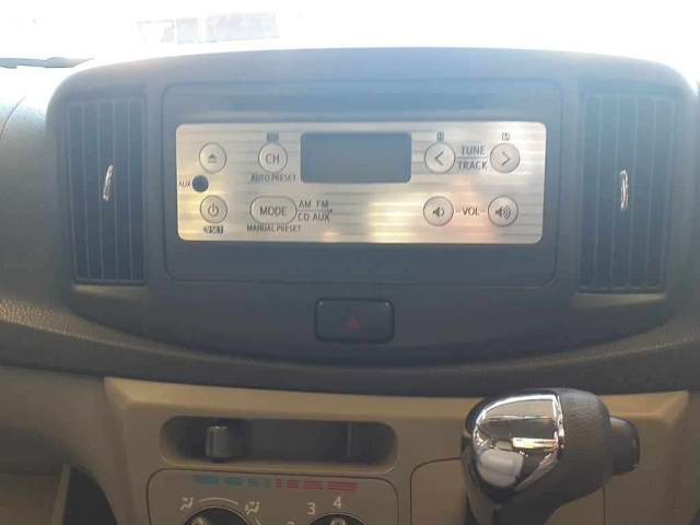 DAIHATSU MIRA E S 2012