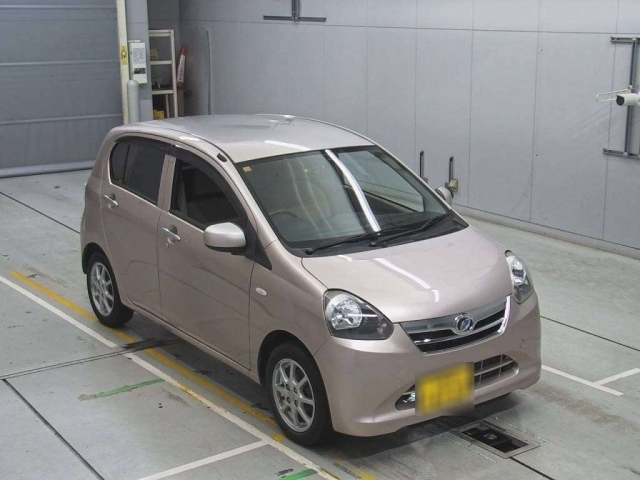 DAIHATSU MIRA E S 2012