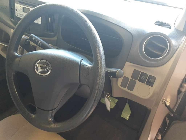 DAIHATSU MIRA E S 2012