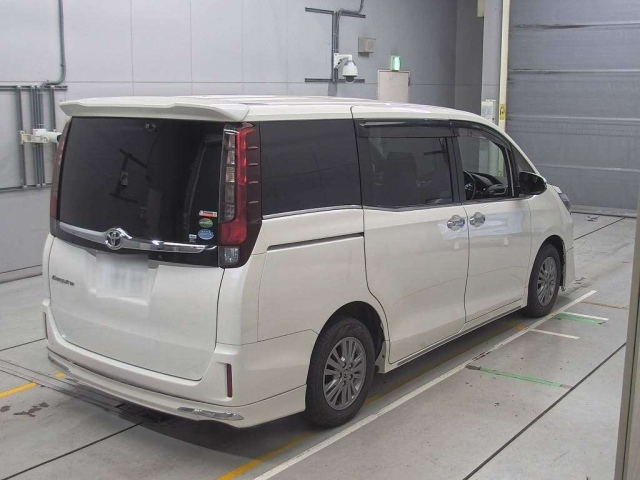TOYOTA ESQUIRE 2015