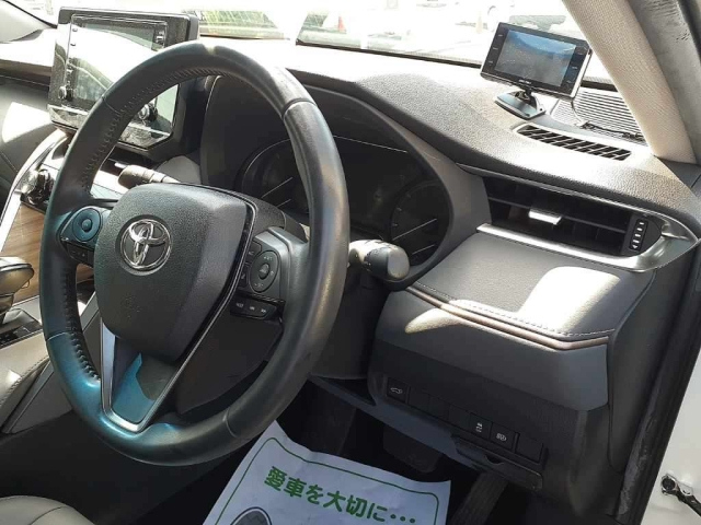 TOYOTA HARRIER 2020